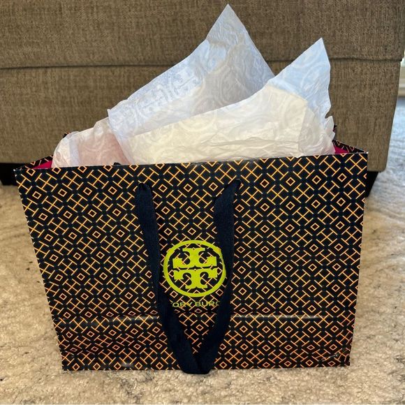 Tory Burch Handbags - Tory Burch Shopping bag